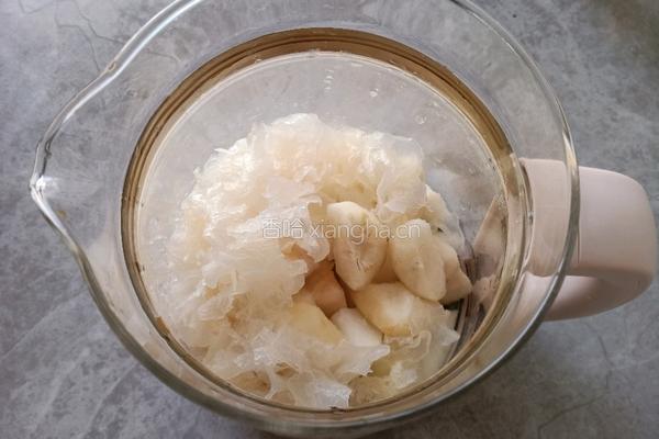 马蹄雪梨银耳汤的做法图解5