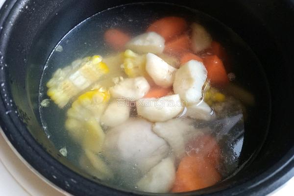 马蹄玉米鸡腿汤的做法图解8