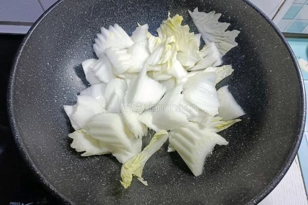 白菜炖豆腐的做法图解5