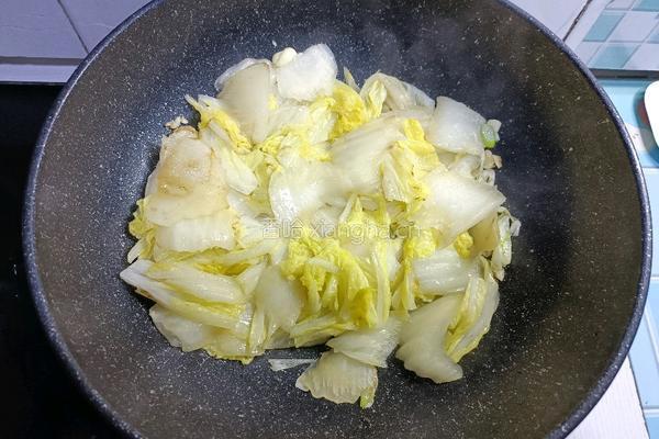 白菜炖豆腐的做法图解10