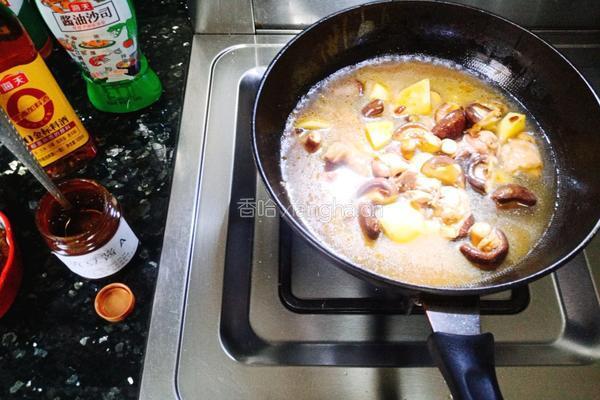 酱香鸡腿香菇焖土豆的做法图解9