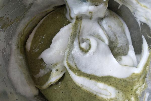 抹茶奶油蛋糕卷的做法图解7