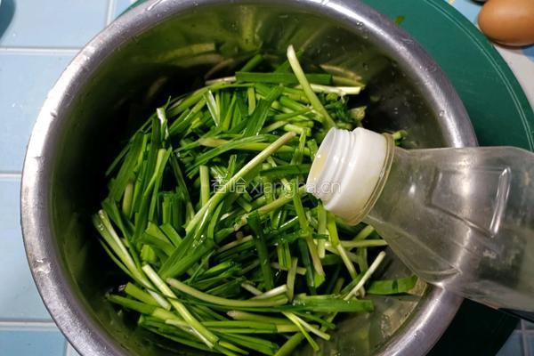 韭菜炒鸡蛋的做法图解2