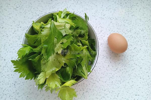 芹菜叶蛋花汤的做法图解1