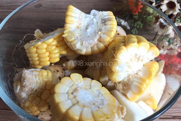 山药玉米脊骨汤的做法图解5