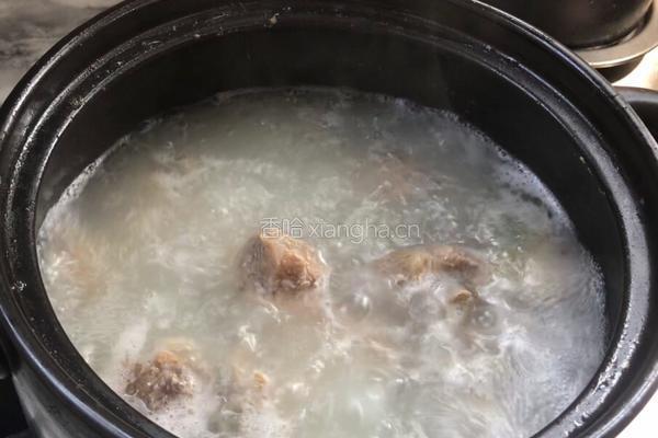 山药玉米脊骨汤的做法图解7