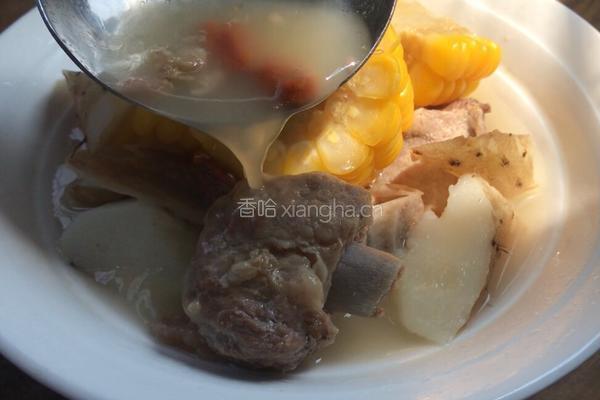山药玉米脊骨汤的做法图解10