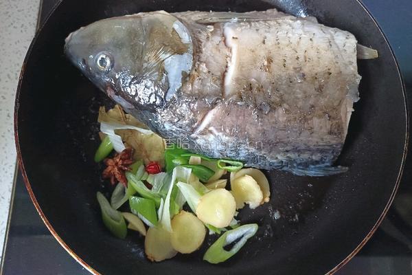 腐乳炖鱼的做法图解7