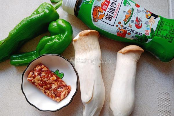 杏鲍菇肉沫炒辣椒的做法图解1