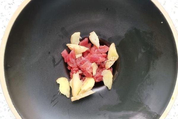 牛肉青菜砂锅粥的做法图解3