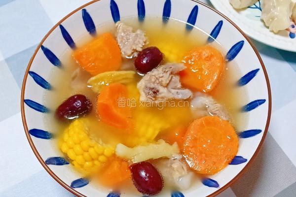 胡萝卜玉米排骨汤的做法图解10