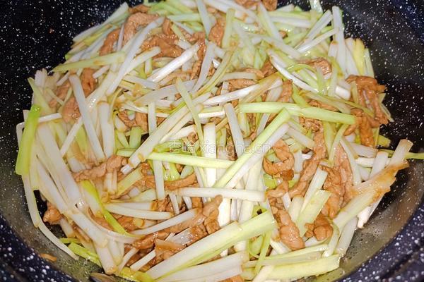 肉丝炒韭黄的做法图解4