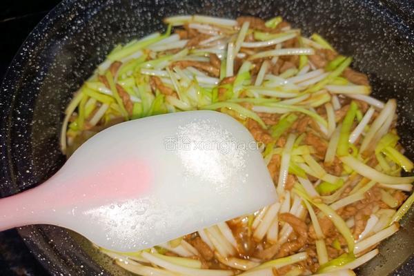 肉丝炒韭黄的做法图解5