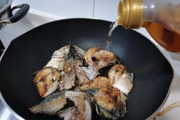 香煎池鱼的做法图解6