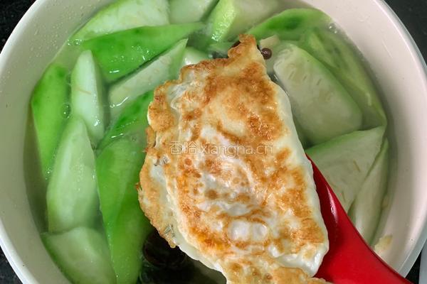 丝瓜鱼腐汤的做法图解3