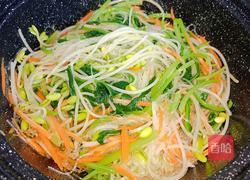 菠菜豆芽炒粉丝的做法图解4