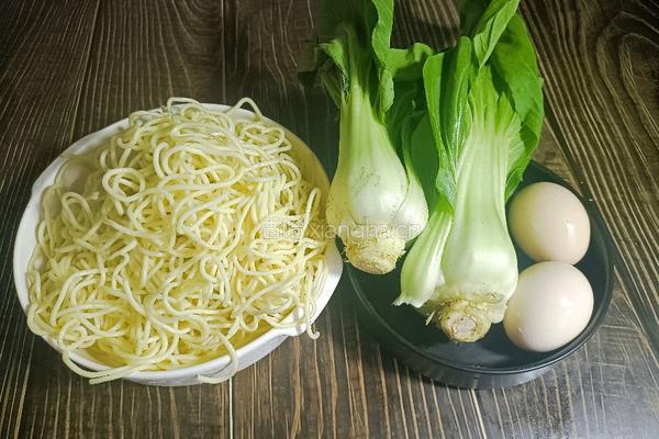 鸡蛋炒面的做法图解1