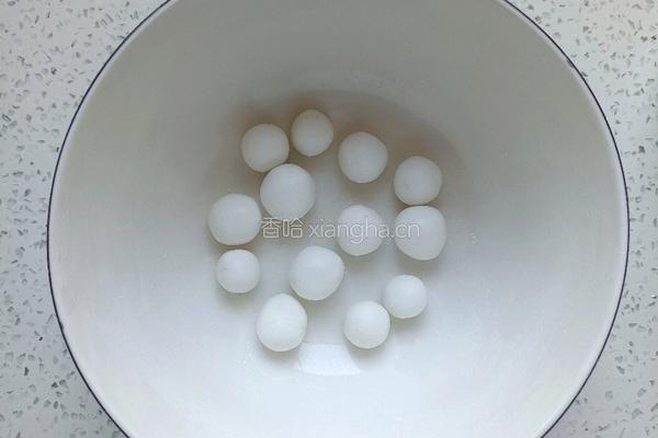 糯米丸子牛奶绿豆沙的做法图解5