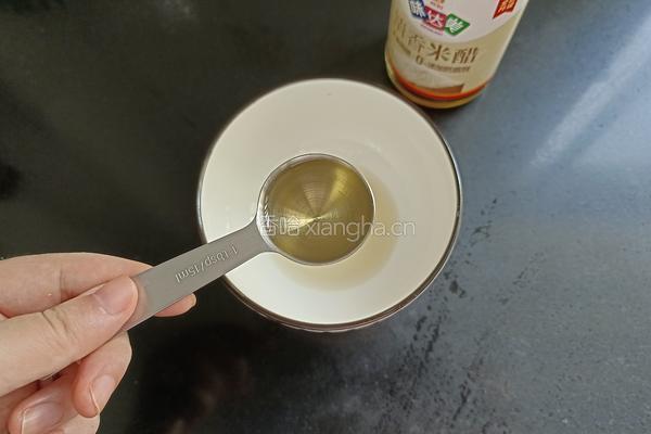 香芹拌鸡丝的做法图解2