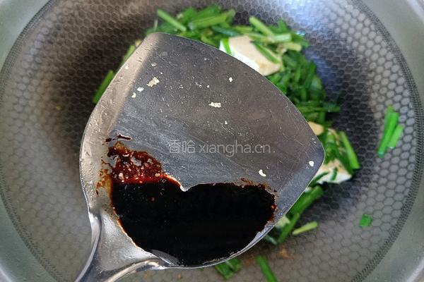豆腐炒韭菜的做法图解8