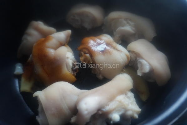 黄豆炖猪蹄的做法图解6