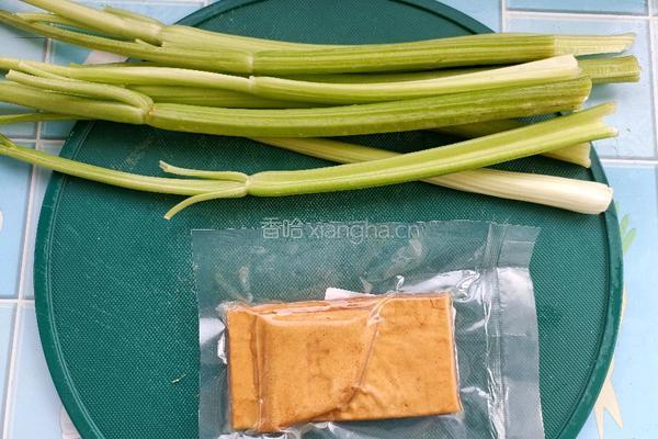 芹菜炒香干的做法图解2