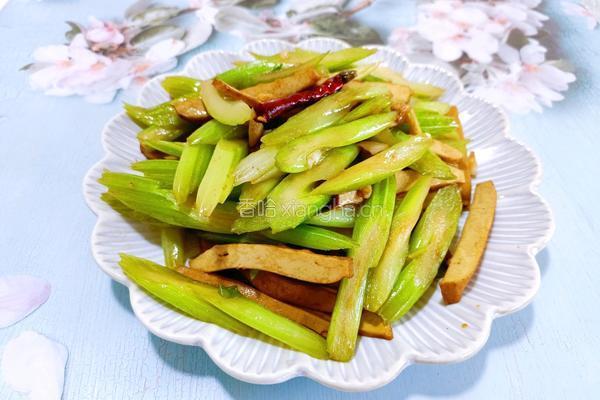 芹菜炒香干的做法图解12