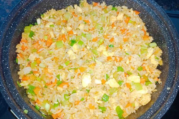 芹菜胡萝卜蛋炒饭的做法图解9
