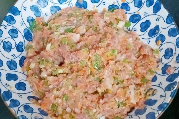 胡萝卜猪肉云吞的做法图解6