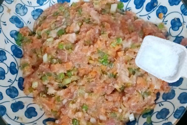 胡萝卜猪肉云吞的做法图解7
