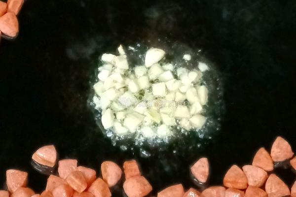 香肠炒毛豆米的做法图解6