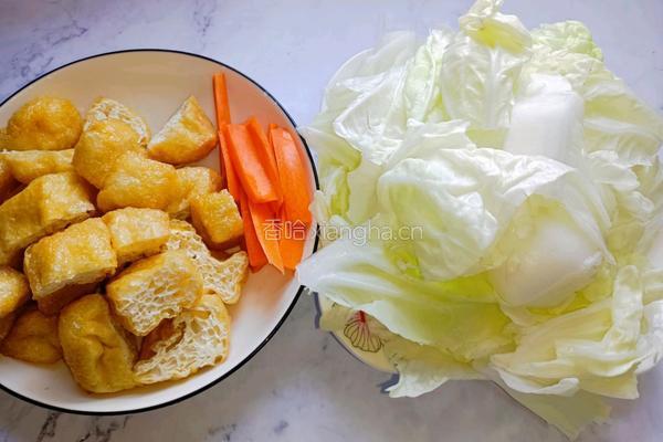 白菜豆腐粉丝煲的做法图解1