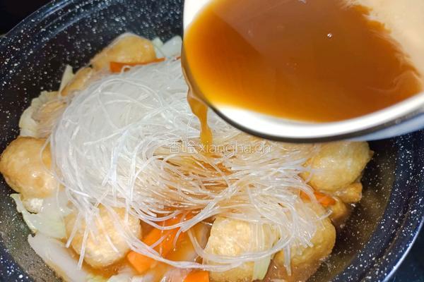 白菜豆腐粉丝煲的做法图解6