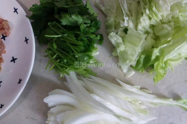肉丸芽白粉丝汤的做法图解2