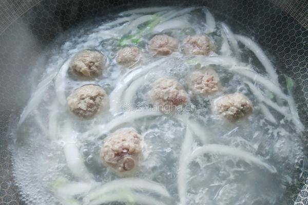 肉丸芽白粉丝汤的做法图解5