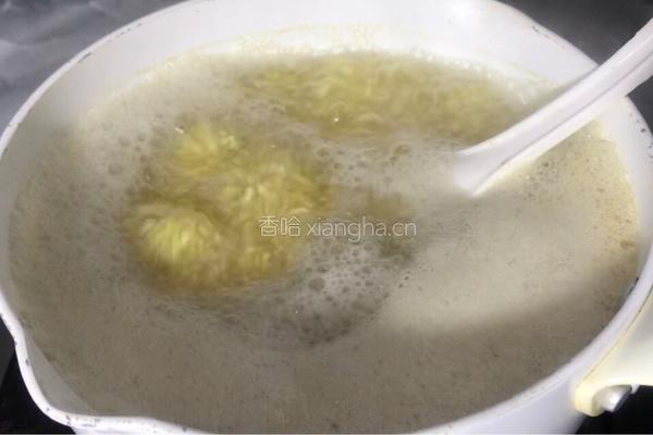 黑木耳小米粥的做法图解3