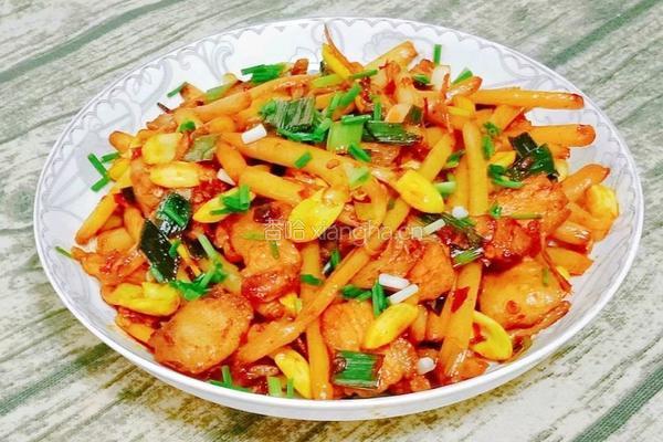 五花肉炒花生芽的做法图解10