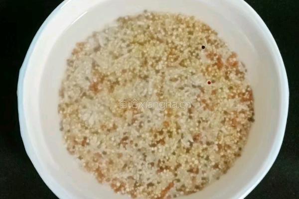 红薯藜麦粥的做法图解3