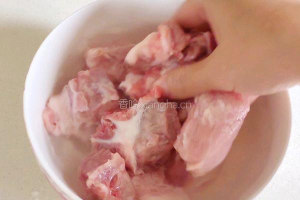 芋仔烧排骨的做法图解1