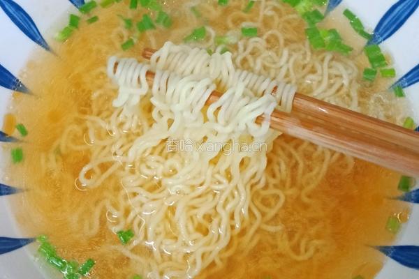鸡蛋肉丸方便面的做法图解5