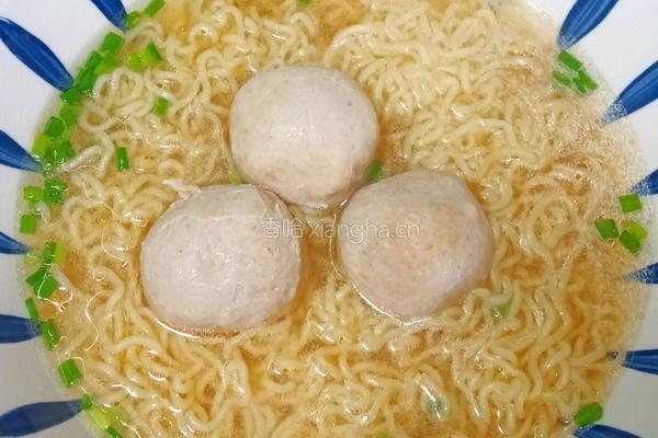 鸡蛋肉丸方便面的做法图解6