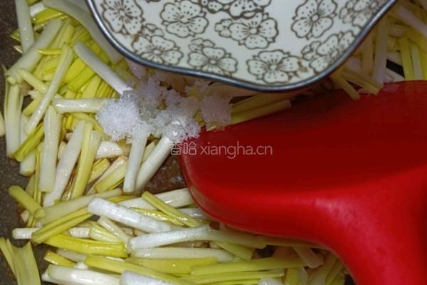 蒜黄炒鱿鱼须的做法图解12