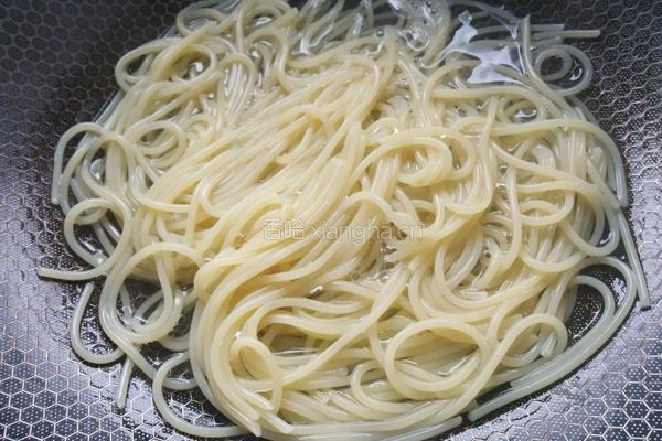日式咖喱鸡肉意面的做法图解5