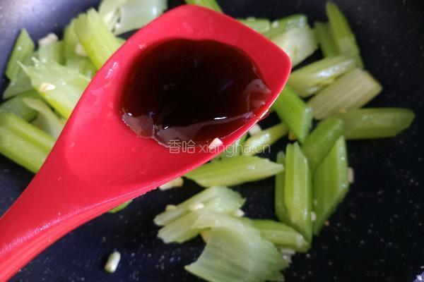 西芹炒鸡蛋的做法图解7