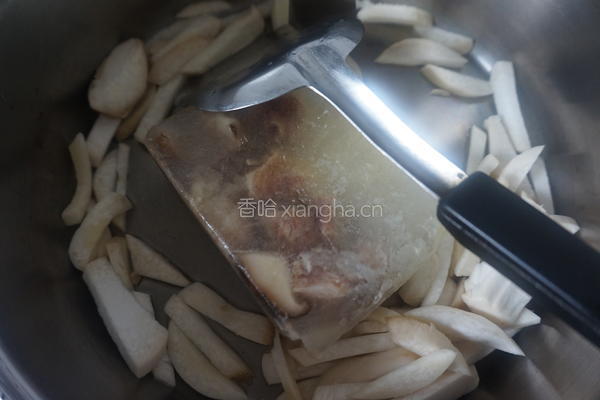 菌菇鸡汤荞麦面的做法图解5