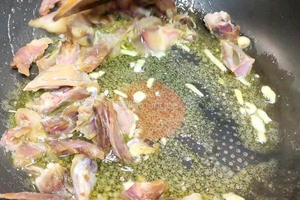 腌菜腊鸭腿的做法图解6