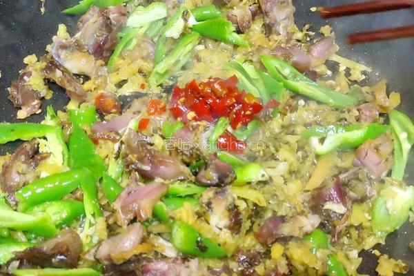 腌菜腊鸭腿的做法图解9