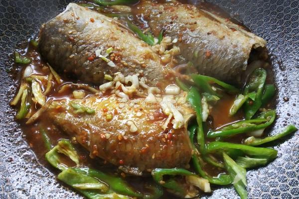 烧烤味红烧鱼的做法图解10