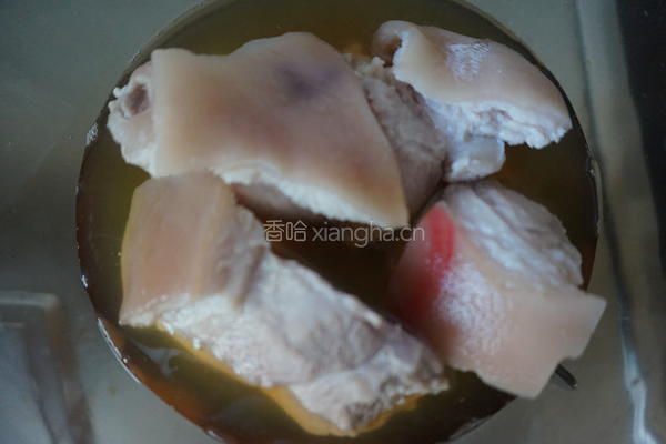 酒酿蹄髈的做法图解4