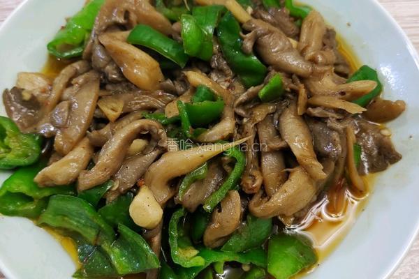 辣椒炒平菇的做法图解5